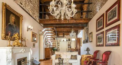 Elegant Penthouse with Charming views in Asolo Historic Town