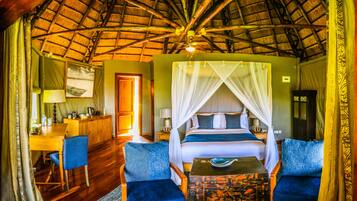 Deluxe Room | Free minibar items, in-room safe, desk, laptop workspace