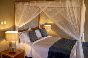 Deluxe Room | Free minibar items, in-room safe, desk, laptop workspace - Kigambira Safari Lodge (Mbarara)