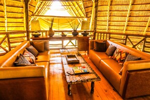 Lobby lounge - Kigambira Safari Lodge (Mbarara)
