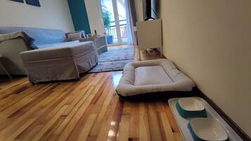 1 chambre, bureau, lit parapluie, Wi-Fi gratuit