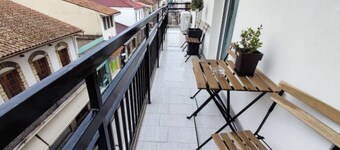 WOOD & WHITE APPARTMENT WITH 2 BEDROOMS IN CENTER