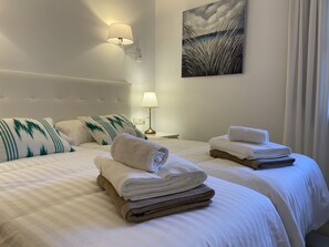 3 Schlafzimmer, Zimmersafe, BĂŒgeleisen/BĂŒgelbrett, Reisekinderbett