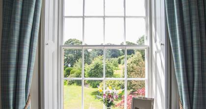 Luxury King bedroom with private bathroom in the wing of a private Country House