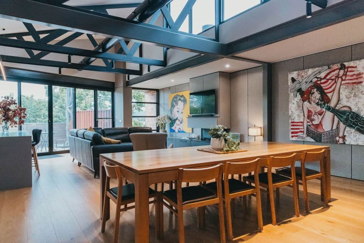 Casa Executive | Area soggiorno | Smart TV 56 pollici con canali digitali, TV, Netflix