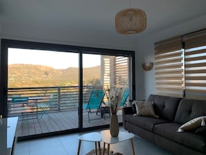 TV - Studio de charme, Sea view, Port de Porto Vecchio, Swimming pool Terrace Parking WIFI (Porto-Vecchio)