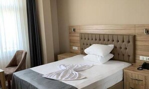 5 bedrooms, Egyptian cotton sheets, premium bedding, free minibar items