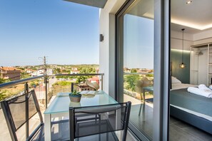 Deluxe Double Room (1st Floor) | Terrace/patio