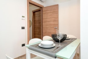 Full-size fridge, microwave, oven, stovetop - Borgo Ermanno (Tignale)