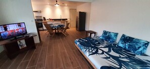 Departamento Confort, baño en la habitación, vista al jardín (Lagon) | Lounge