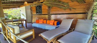Moana Breeze Eco Lodge