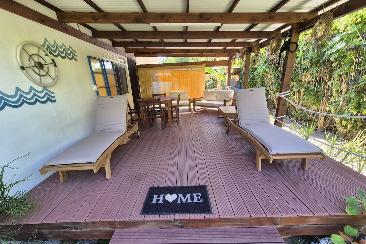 Romantic Apartment, Ensuite, Garden View (Alizé) | Teres/patio