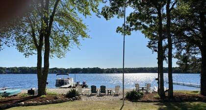 Beautiful lakefront vacation property in Mashpee