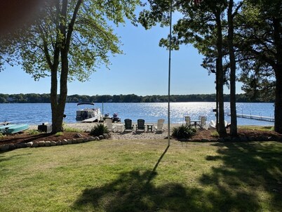 Beautiful lakefront vacation property in Mashpee