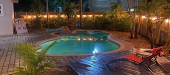 Private Cozy Home Away From Home 3bdrm 3Bath With Pool 10 Min From Airport
