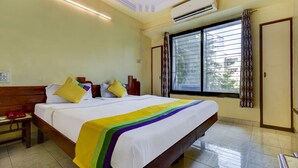 Deluxe Double Room - Treebo Trip Kala Laxmi (Chhatrapati Sambhajinagar)