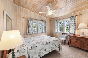 6 bedrooms, iron/ironing board, free WiFi, bed sheets