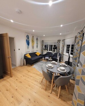 Exclusive Apartment, 2 Bedrooms | Living area
