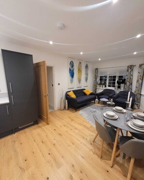 Exclusive Apartment, 2 Bedrooms | Living area