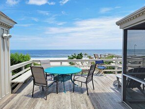 Outdoor dining - Oceanfront Beach House, Single Level Living, Screen Porch, Sundeck, Dog Friendly (Pawleys Island)