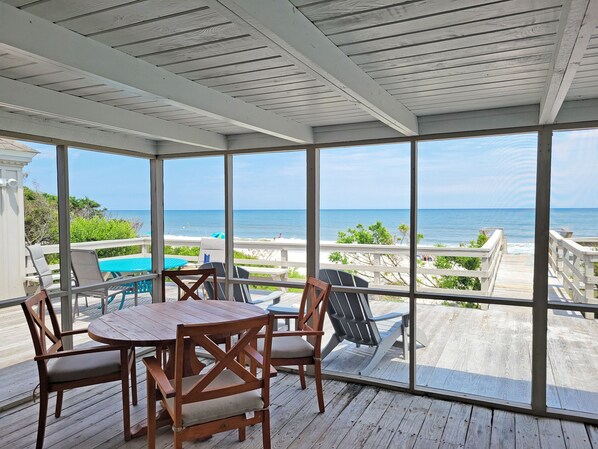 تناول الطعام بالخارج