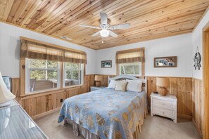 4 Schlafzimmer, BĂŒgeleisen/BĂŒgelbrett, Reisekinderbett, kostenloses WLAN