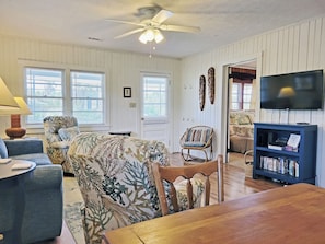 TV, DVD player - Raised Beach House, Easy Walk to Beach, Screened Porches, Hammock, Dog Friendly (Pawleys Island)