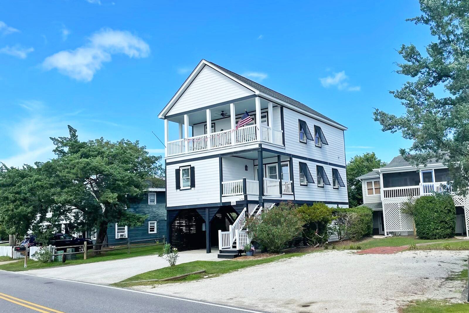 Creek View Beach House, Walk to Beach, Porch, Grill, Fenced Yard, Dog Friendly
