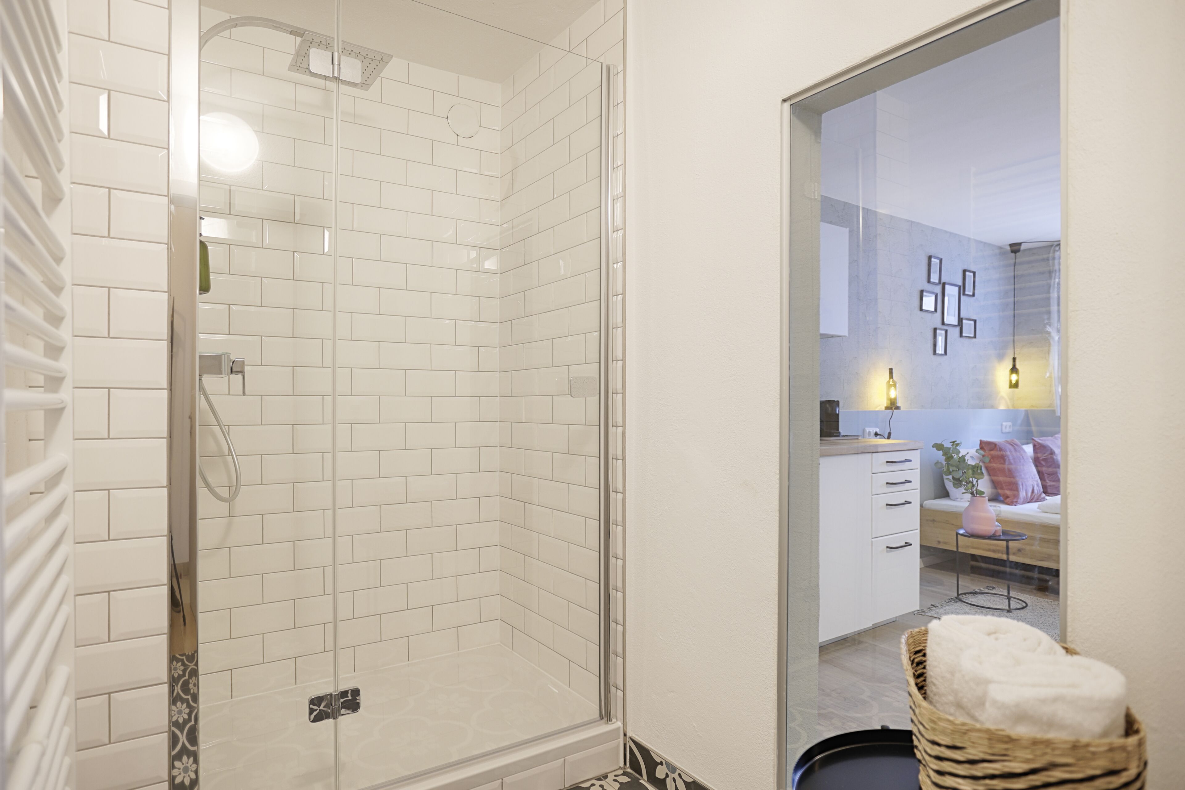 Studio | Badezimmer | Dusche, Haartrockner, Handtücher, Seife