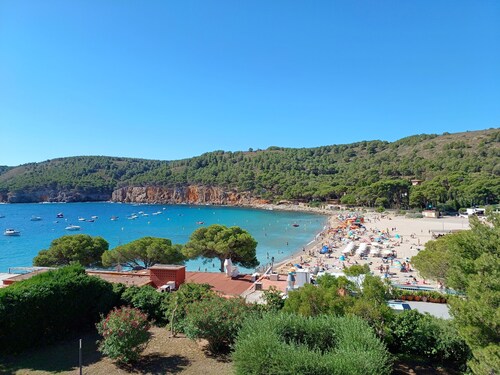 MAGINIFICO APARTMENT AT THE FOOT OF THE BEACH CALA MONTGO