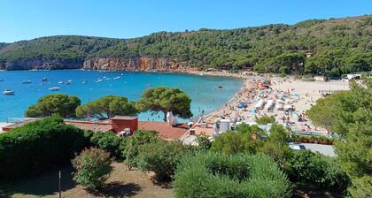 MAGINIFICO APARTMENT AT THE FOOT OF THE BEACH CALA MONTGO