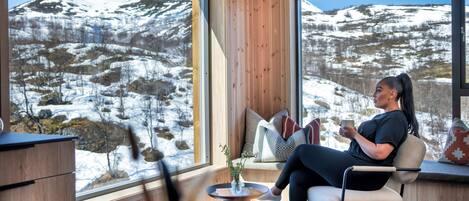 Studiosuite, 2 Schlafzimmer, Bergblick | Kostenloses WLAN, Bettwäsche