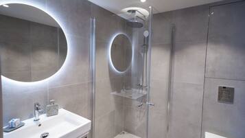 Shower, heated floors, towels, soap