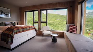Chambre Double Supérieure, 1 grand lit, vue montagne | 2 chambres, Wi-Fi gratuit, draps fournis