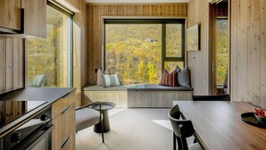 Suite studio, 2 chambres, vue sur la montagne | Accès au Wi-Fi (inclus), literie fournie