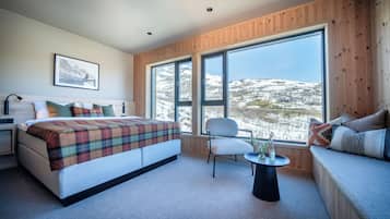 Superior Double Room, 1 Queen Bed, Mountain View | 2 bedrooms, free WiFi, bed sheets