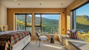 Chambre supérieure double, 1 grand lit, vue sur la montagne | Accès au Wi-Fi (inclus), literie fournie