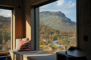 Superior-Doppelzimmer, 1 Queen-Bett, Bergblick | 2 Schlafzimmer, kostenloses WLAN, Bettwäsche