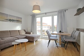 Fernseher, Stereoanlage