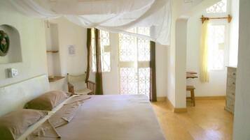 Free WiFi, bed sheets