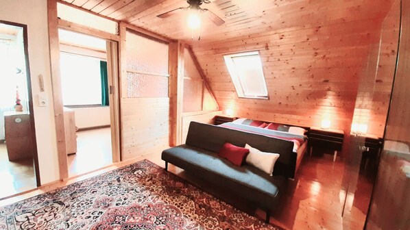 4 bedrooms, travel cot, free WiFi, bed sheets - Vacation home at the Red Bull Ring for 10 people (Spielberg)