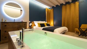 2 chambres, fer et planche à repasser, lit parapluie, Wi-Fi gratuit