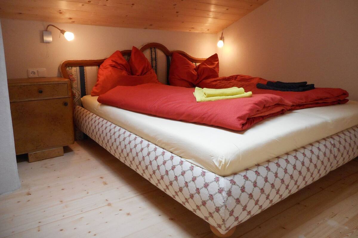 Basic Double Room | WiFi (free), bed sheets