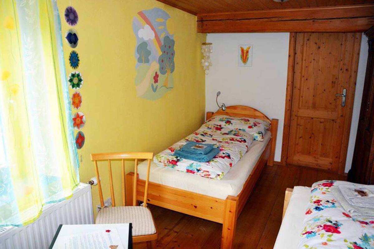 Double Room | WiFi (free), bed sheets