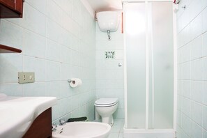 Dusche, Handtücher, Seife, Shampoo