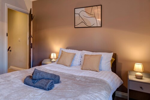 Cosy 2 bed home CHESTERFIELD