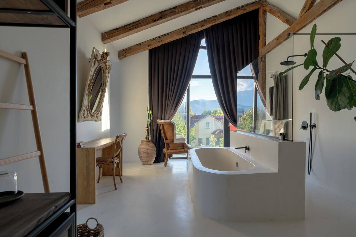 Suite with Bathtub and Botanical Terrace