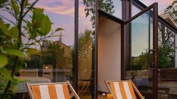 Luxury-Zimmer, 1 King-Bett, barrierefrei, Gartenblick | Terrasse/Patio