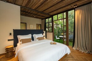 Chambre Affaires, vue jardin