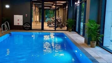 Indendørs pool